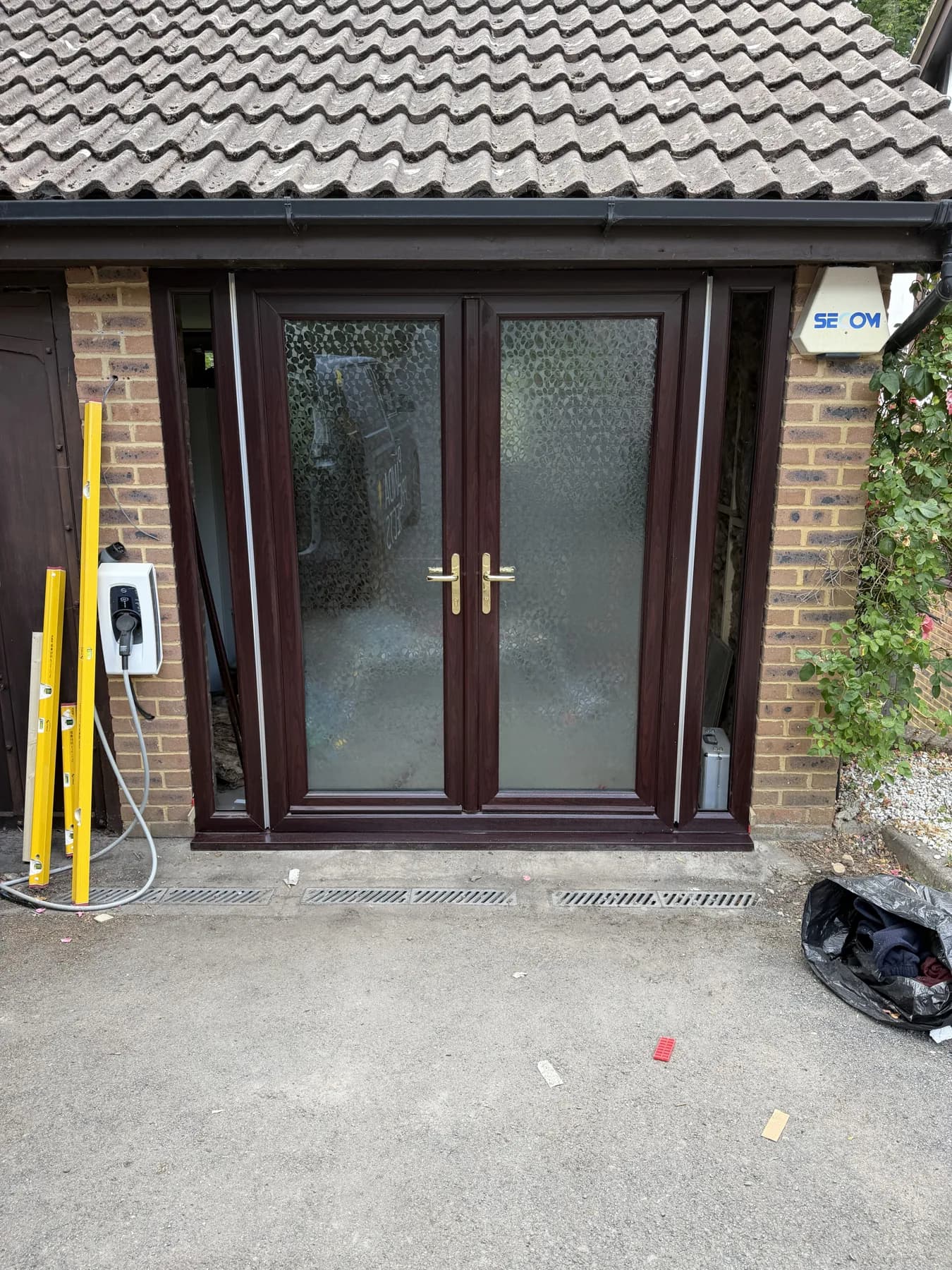The glazed entrance, photographed during the work.